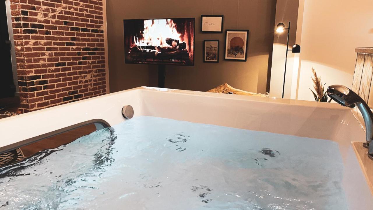 Stilvolles City-Loft Mit Privatem Whirlpool Trewir Zewnętrze zdjęcie