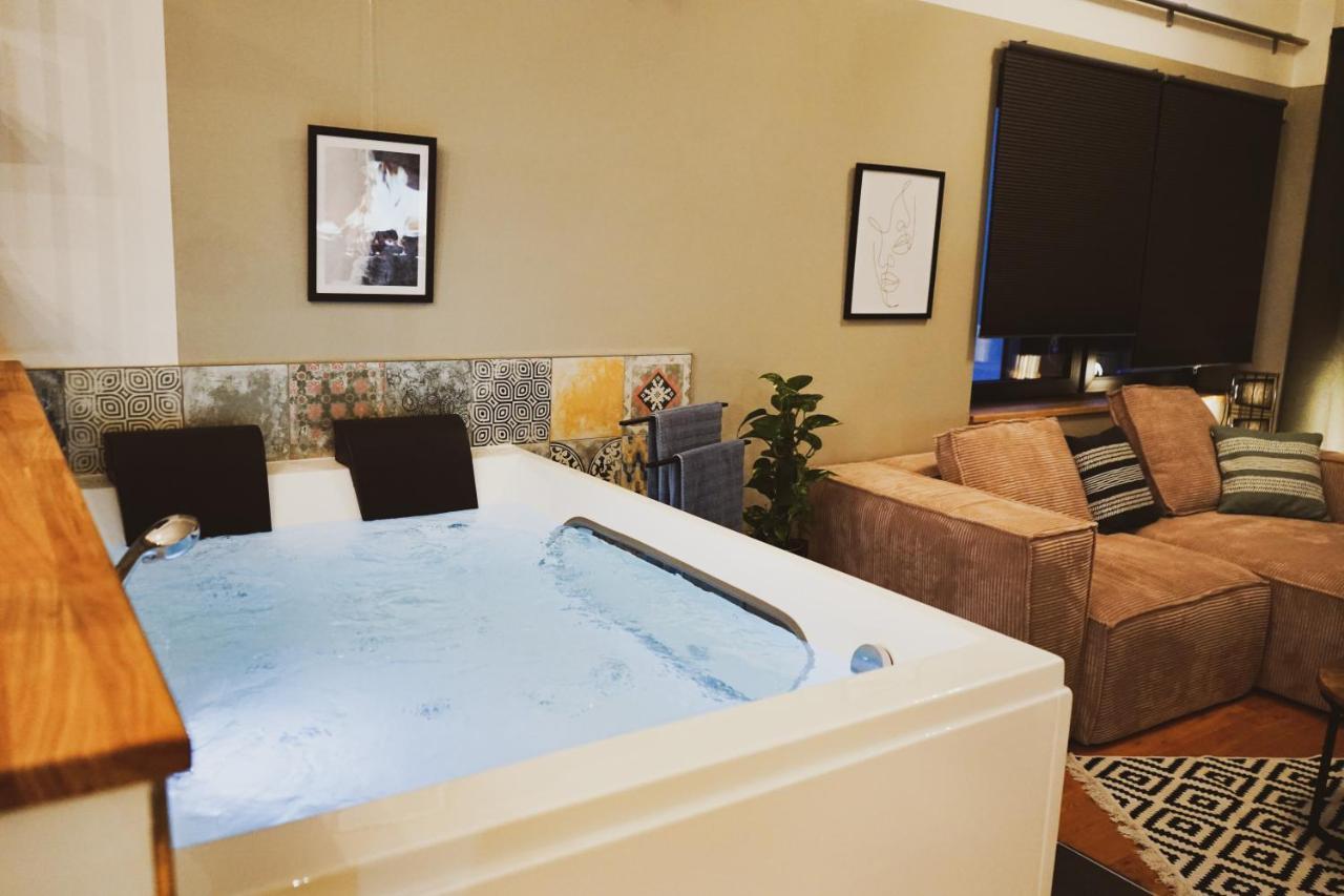 Stilvolles City-Loft Mit Privatem Whirlpool Trewir Zewnętrze zdjęcie